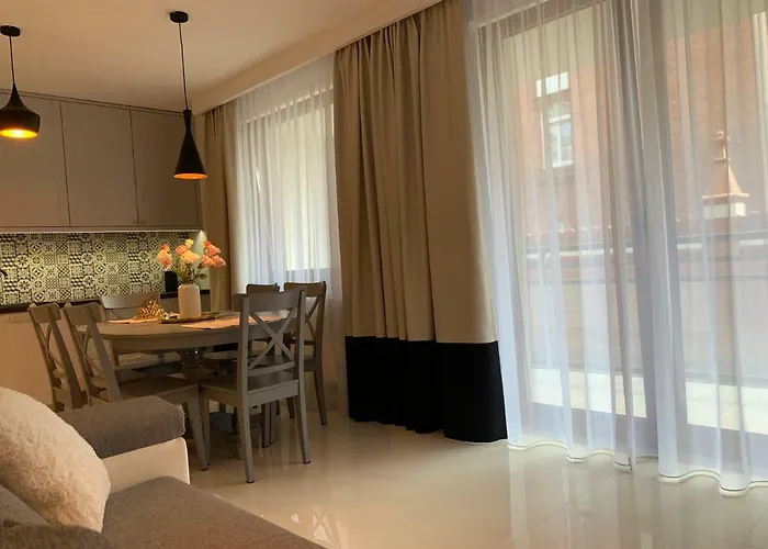 Zacisze Rose Gold 말보르크