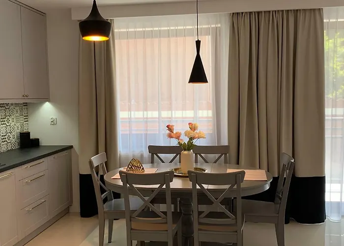 Zacisze Rose Gold 말보르크